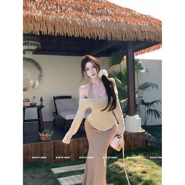 【𝐊𝐈𝐊𝐈𝐅𝐀𝐌𝐄】🏝️慵懶小𝒔𝒆𝒙𝒚～♡♡純欲掛脖露背長洋裝 罩衫上衣 掛脖洋裝 包臀洋裝 連身裙 長袖T恤 兩件套