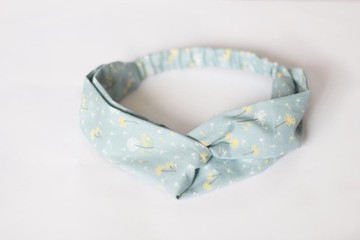 手作交叉髮帶。蒲公英的旅行