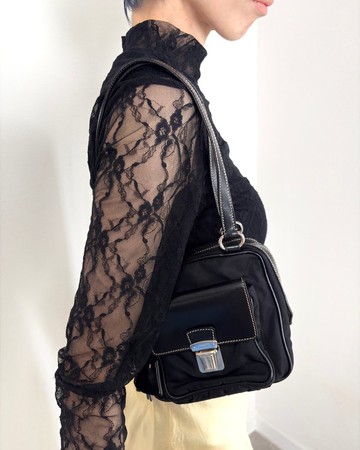 【日本直送 名牌中古包】PRADA 普拉達 手提包 黑色 三角標誌 尼龍 壓扣式 vintage 古董 ntuyze