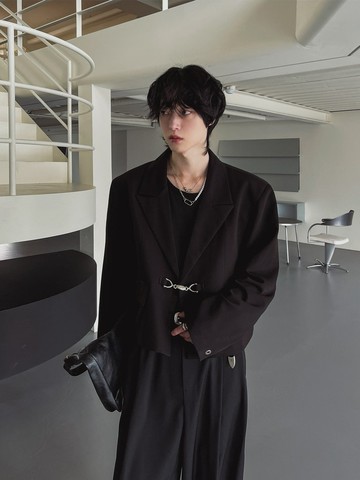 【Metanoia】🇰🇷韓製 馬蹄扣短版西裝外套
