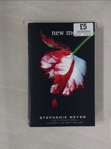 【書寶二手書T1／一般小說_S83】暮光之城第二部： 新月 英國版New Moon_Stephenie Meyer