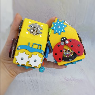 忙碌板玩具、木製玩具、運動技能魔方、感官旅行玩具、活動魔術方