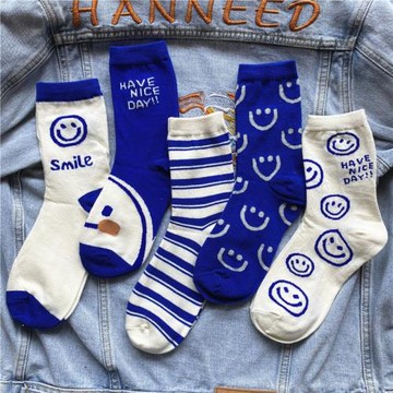 包郵5雙裝長襪子女情侶百搭克萊因藍色系笑臉襪子男運動高筒襪子