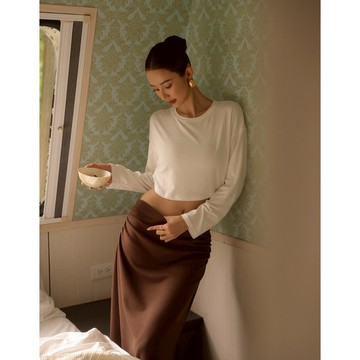 AIR SPACE LADY 圓領長袖弧形下擺短版上衣(黑/白/藍) 女裝 現貨