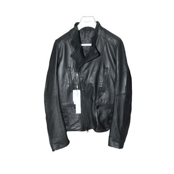 J*LINDEBERG 黑色簡潔甲殼蟲刺繡 細膩小羊皮短款機車皮衣 IT46