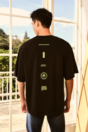 川衣見休閒男款潮TEE (寬版)