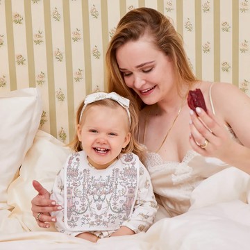 法國Atelier Choux 朱伊紋棉緞圍兜兜－粉－中款