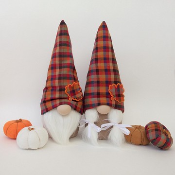 秋季侏儒與 4 個南瓜秋季侏儒家庭萬聖節侏儒填充侏儒