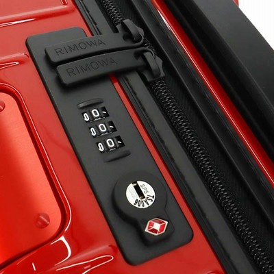 RIMOWA リモワ キャリーケース エッセンシャルライトTSAロック 22L リモワ RIMOWA キャリーケース エッセンシャルライト TSAロック