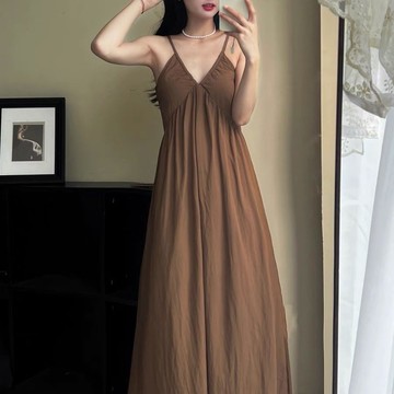 吊帶連衣裙顯瘦收腰氣質v領設計長款過膝小黑裙防曬套裝