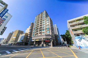 絕版之巔！超大空間｜山海愛河.三景合一・尊榮雙平車｜高雄市前金區市中一路