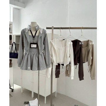 【太妮絲JJ39】現貨 套裝 二件組-小背心+雙抽繩雙拉鍊連帽外套 初秋 學生套裝 短版外套 連帽外套 學生外套 背心