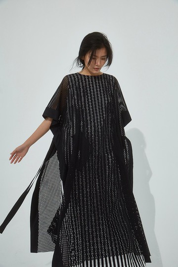 UUIN _ 黑白條紋網狀洋裝