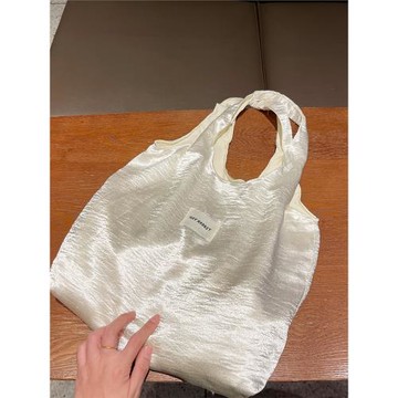 小眾設計大容量休閑通勤托特包高光緞面布料單肩腋下包高級感女包
