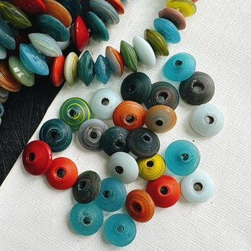 拾悦手作材料/隨機出貨不挑選/約18mm就是破舊的尼泊爾磨砂面攪胎飛碟老琉璃條珠/串珠編繩/DIY半成品/台灣現貨出貨