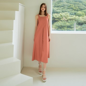 OUWEY歐薇 後開V字露背吊帶洋裝(粉色；S-M)3232437028