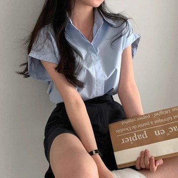 版型超讚！基礎又百搭🩵🫧 海鹽氣泡捲邊挺版襯衫（2色）｜𝐡𝐞𝐲𝐦𝐚𝐧𝐲 女裝 特價 顯瘦 OL