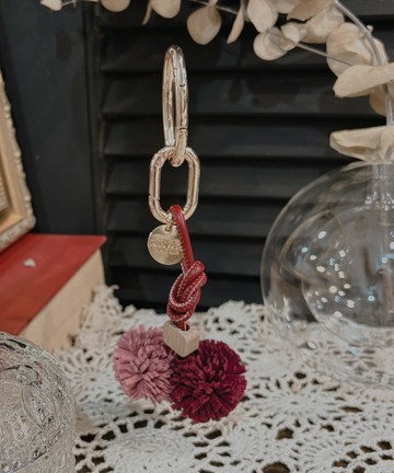 雙色皮革球花木質珠繩結圓牌吊飾-曖紅莓釀-小美好系列(BC96524-09)