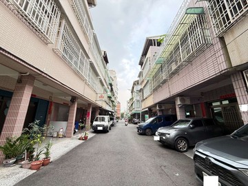 衛武營/正義車站~稀有正街騎樓式透天｜高雄市苓雅區正順街