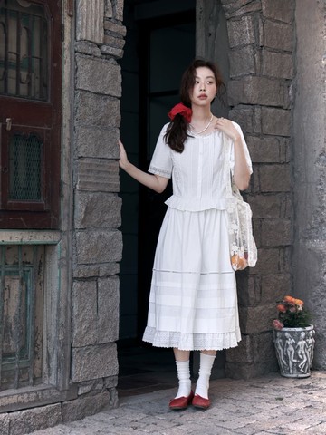 白晝夢語 法式古典蕾絲拼接短袖襯衫 白色半裙 可搭套裝