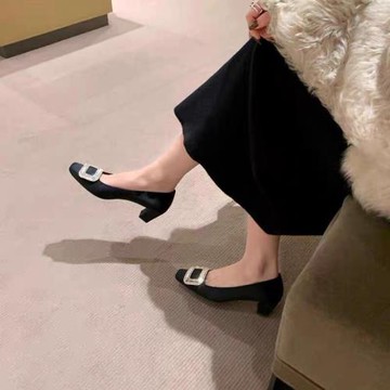 2025春秋新款水鉆方頭粗跟方扣單鞋女中跟低跟高跟鞋綢緞面婚鞋子