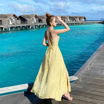 三亞沙灘裙2024新款超仙性感露背開叉顯瘦海邊度假吊帶連衣裙女夏