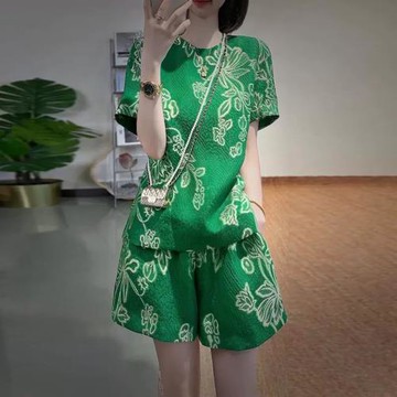 2024年高檔女裝時尚新款夏季高級感設計小眾真絲輕熟夏季兩件套裝