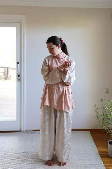 云霞 寬松大碼 銅氨絲拼色中式系帶上衣漢服