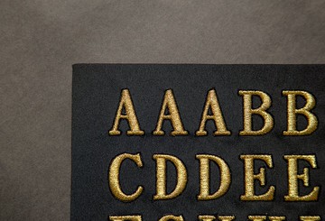 【刺繡布貼】英文字母與數字系列 (共十款)