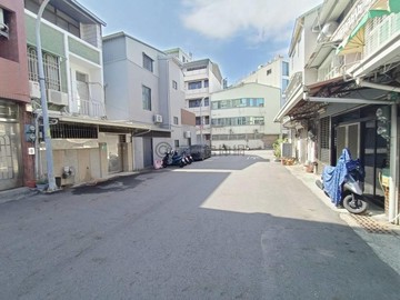 新光三越商圈～可改車庫の傳統透天｜台南市南區福吉二街