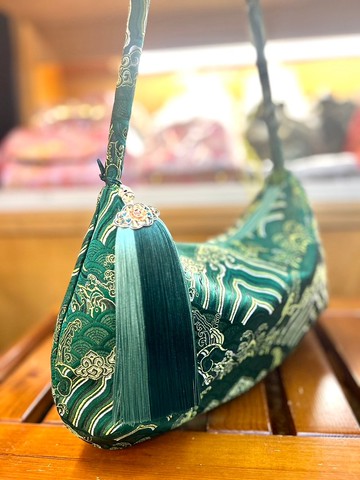 客制輕奢華粽子色腋下精品包