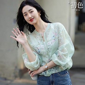 初色 燒花印花優雅輕盈裝飾織帶透膚寬鬆休閒防曬棒球領長袖外套女外套-淡綠色-12711(M-2XL可選)