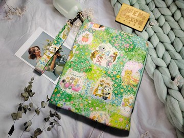 袋物系列-日本限量設計師布動物聚餐款L型拉鍊袋鋪棉-電子保護套