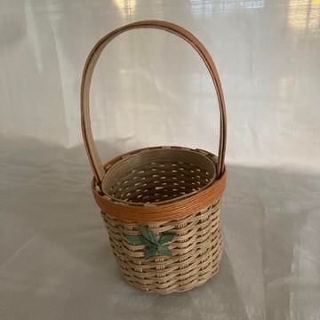 飾有花朵圖案的可愛紙編小物收納籃/提籃