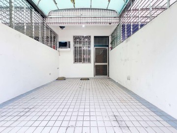 高雄民族一路⚡核心地段大樂商圈⚡稀有釋出優質車墅｜高雄市三民區民族一路