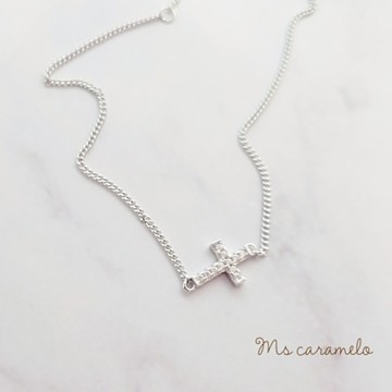 【焦糖小姐 Ms caramelo】925純銀 小巧十字架手鍊