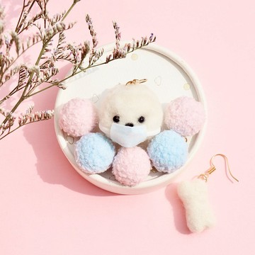 羊毛氈-戴口罩的比熊耳環