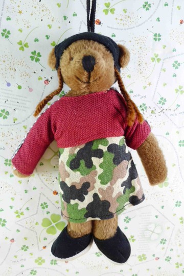 【震撼精品百貨】日本精品百貨~絨毛玩偶-人形熊-女生-迷彩