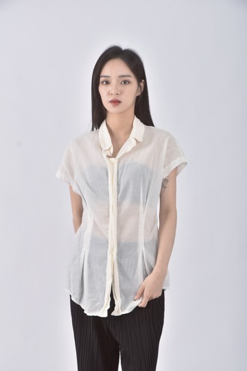 (S) 白色短袖上衣