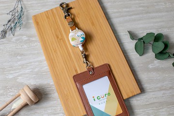 i好鉤 伸縮證件套組 -探索世界系列 / 晴時多雲_AVN1