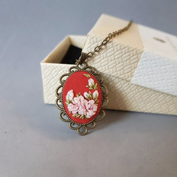 刺繡 珠寶 絲帶刺繡墜飾獻給她，手工飾品