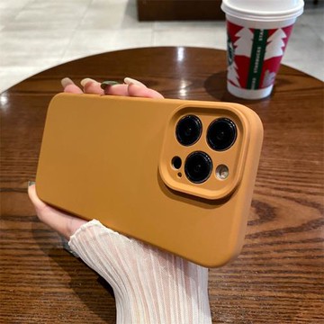 云寅奶茶色純液態硅膠適用蘋果16promax手機殼新款全包鏡頭iPhone13高級感秋冬色12pro防摔14plus簡約11純色