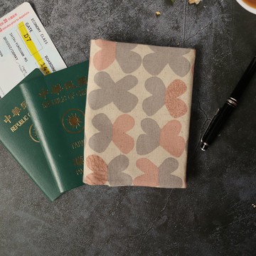 【粉色小花】手作護照套 護照夾 護照套 護照包 純手作 布作護照