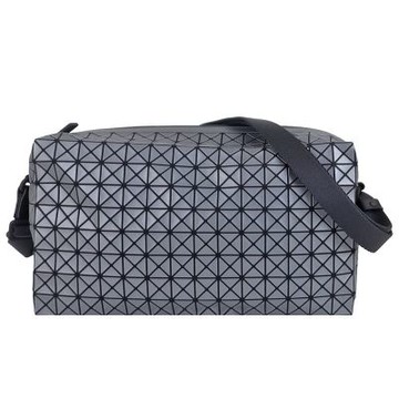 ISSEY MIYAKE 三宅一生 BAOBAO 金屬銀灰色壓印方格肩背/斜背包