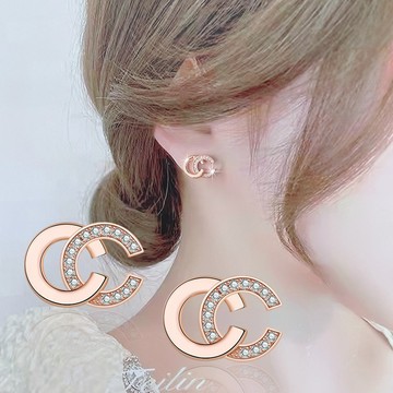 極簡主義 精品 字母 滿鑽 莫桑鑽 耳釘 耳針 防水 防汗 耳環 不退色E0026