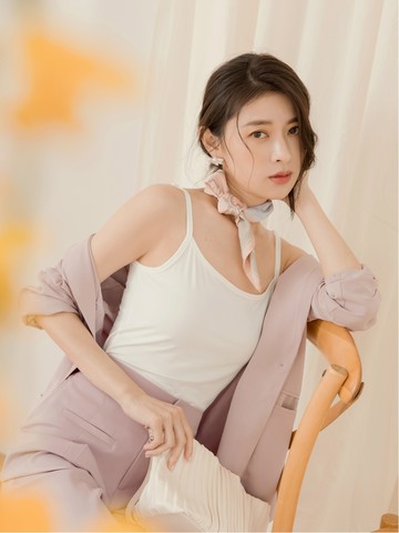 涼感．冰牛奶絲細肩帶背心