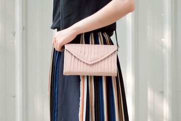 vingt six 石英粉色皮夾包\可做肩背包.手拿包.斜背包.皮夾多用