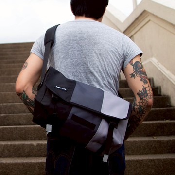 Timbuk2 Classic Messenger Cordura® Eco 13 吋經典郵差包 - 黑灰拼色