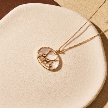 SOIRÉE BY N.Y. 蒔華芮︱長頸鹿家族母貝項鍊 (共兩色)