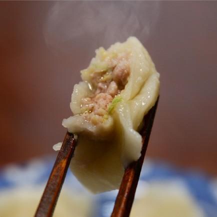 おもてなしギフト　水餃子　山形県の素材で作った手作りの水餃子と山形漆器のヒノキのお箸（5膳）